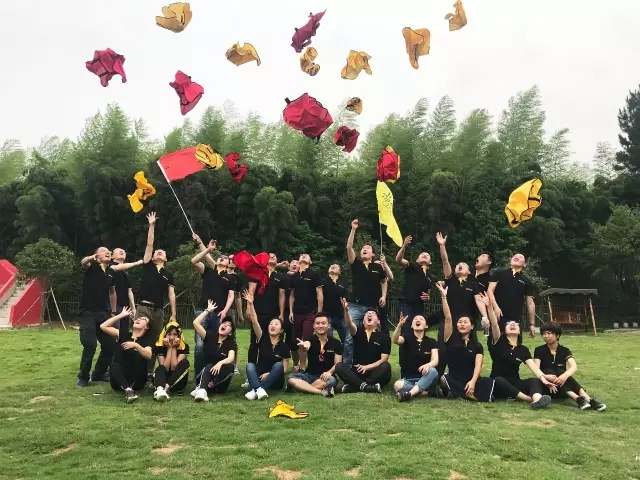 “向梦想出发” 必发销售团建活动完善绽放