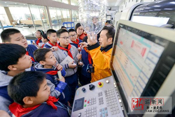长兴：：：走读智慧工厂 感受科技魅力